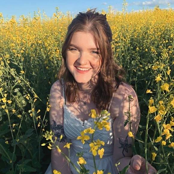 Meet your Posher, Kelsey - Picture 1 of 1